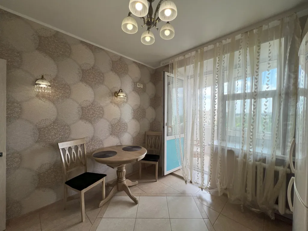 В центре новый дом