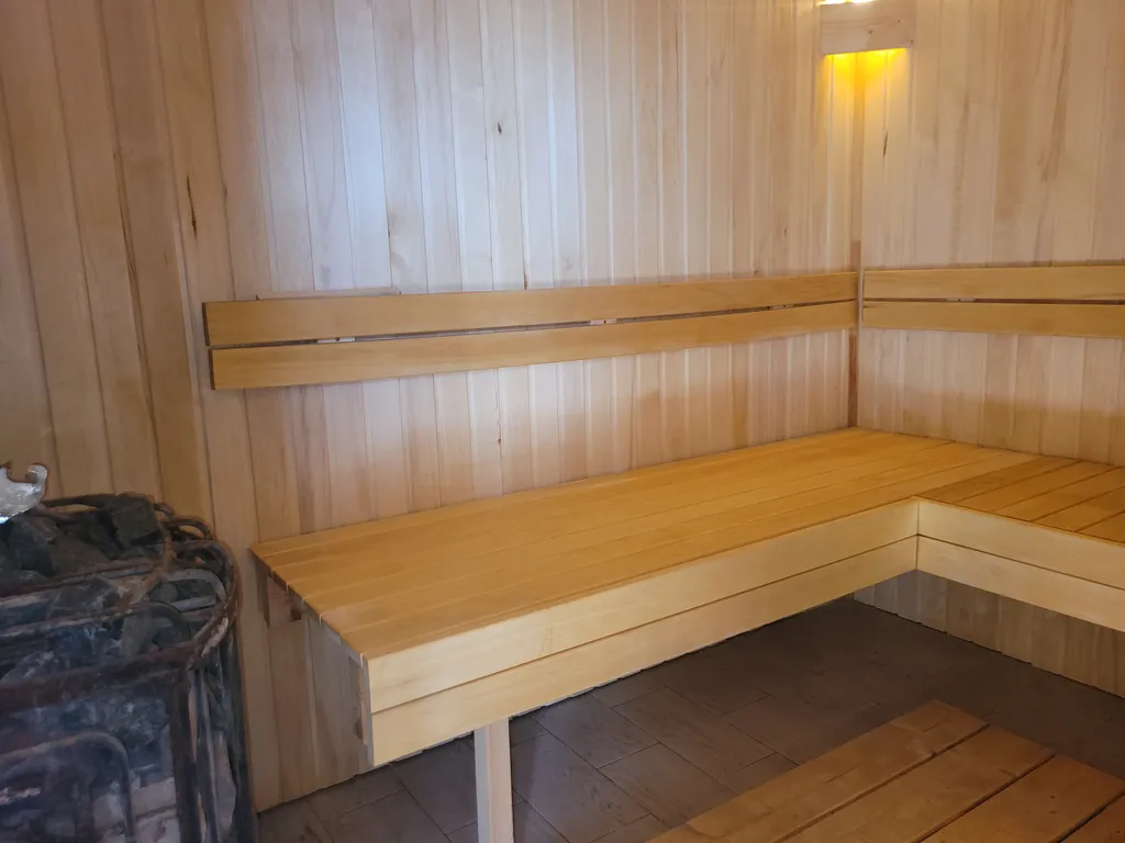 Дом на пляже озера