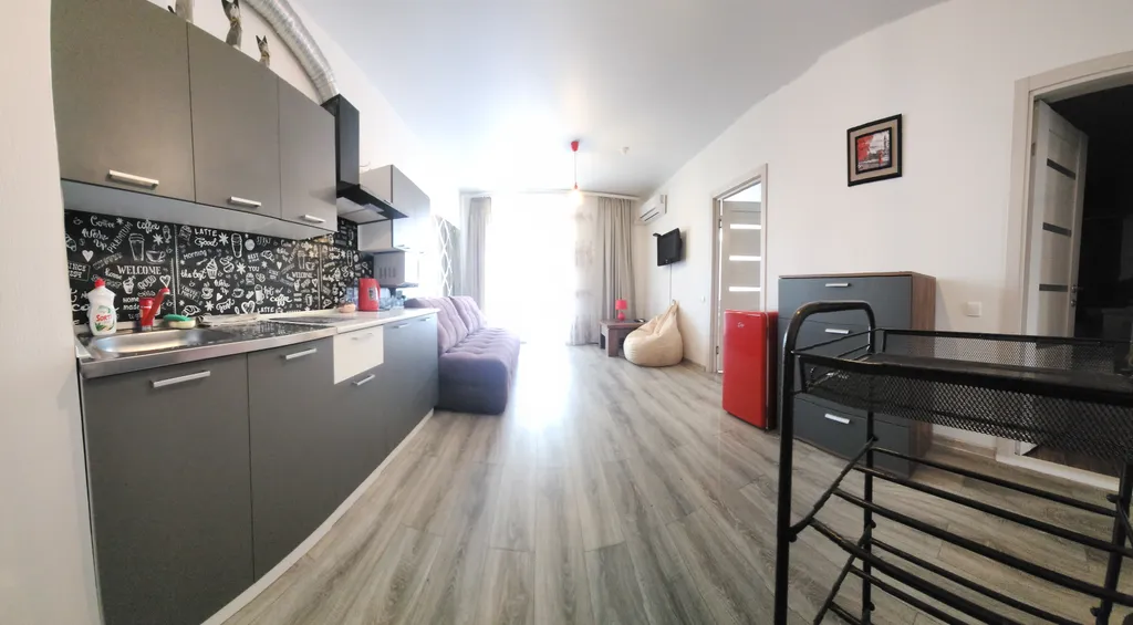 Евродвушка с видом на бассеин