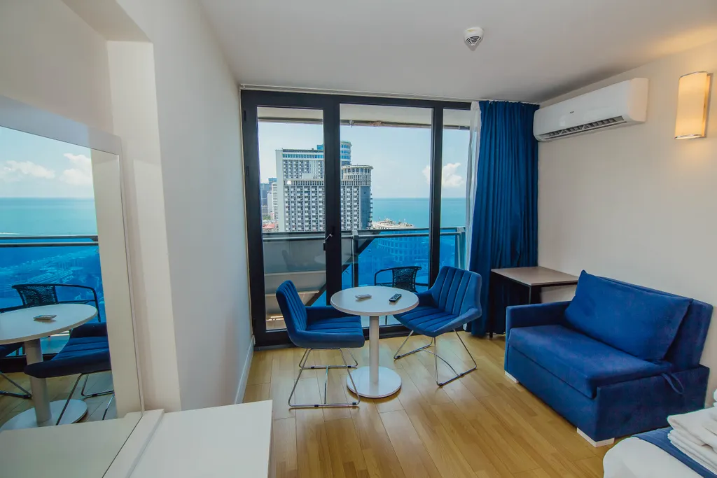 Апартамент с видом на море первая линия orbi city