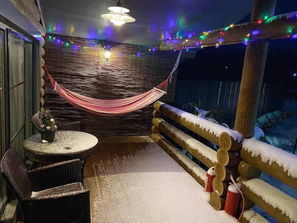 Домик со своим прудом и баней