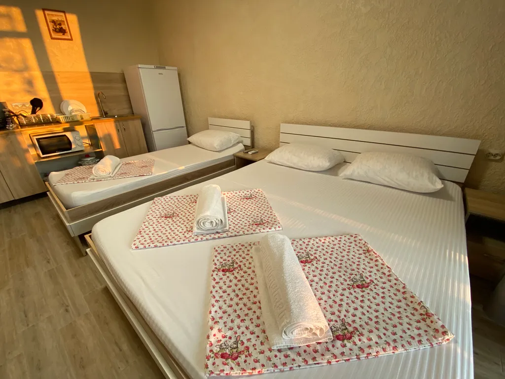 Коттедж Коттедж Стандартный четырёхместный номер — Витино