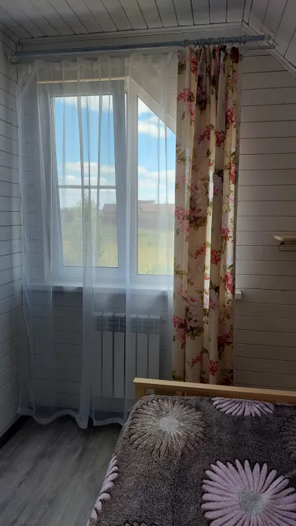 Современный дом с видом на лес