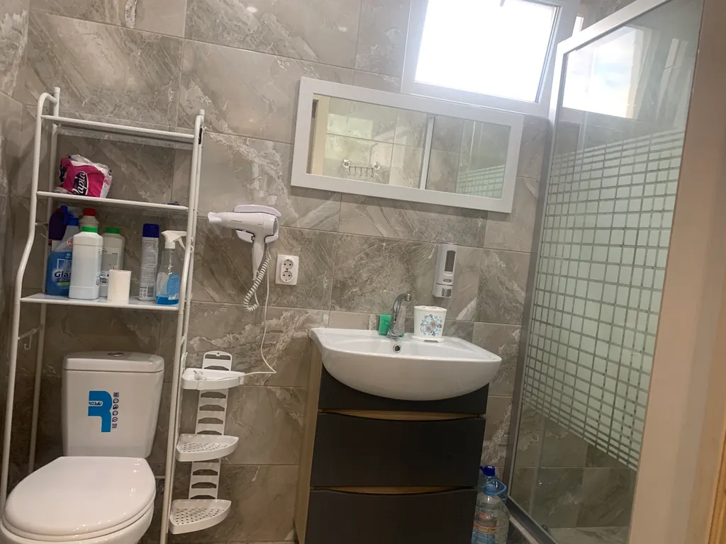 Уютный новый отдельный дом в центре