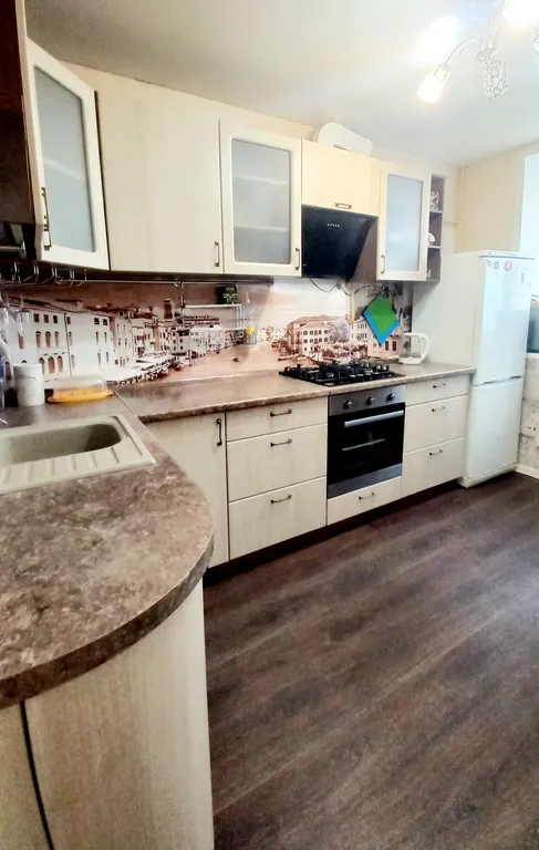 Трёхкомнатная квартира в районе жд вокзала