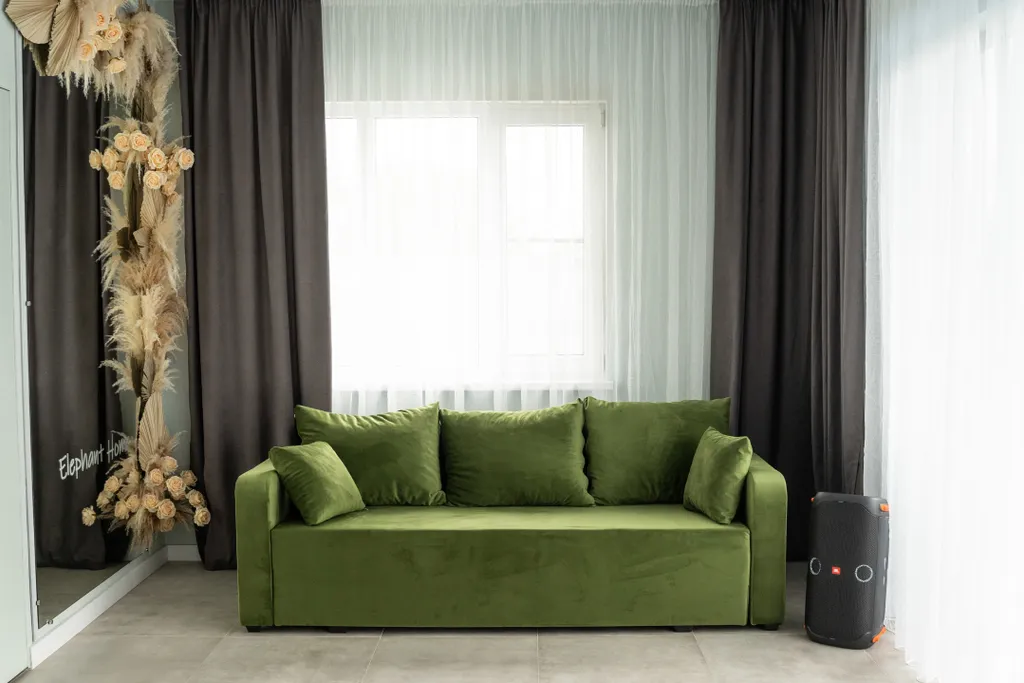 Дом на берегу реки