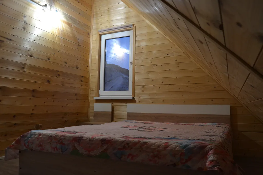 Коттедж у Белой Скалы с беседкой