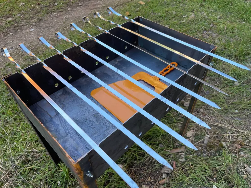 Двухэтажный дом поблизости с парком Галицкого