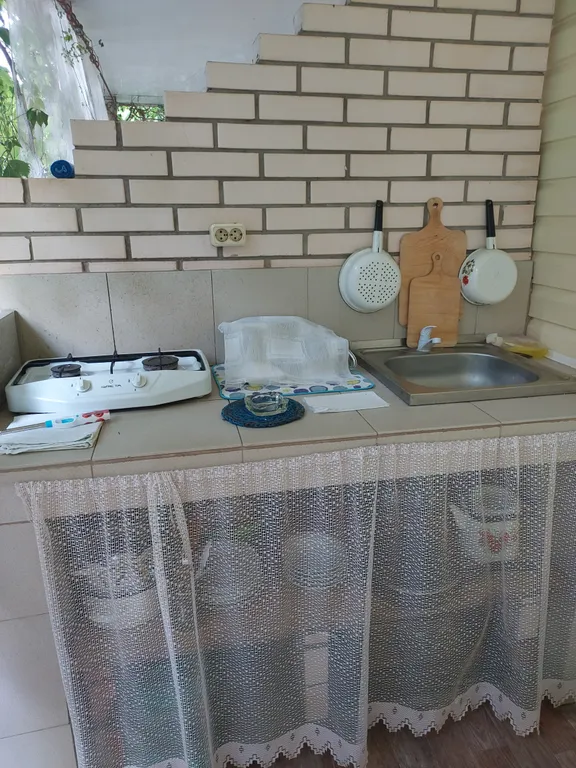 Квартира Квартира Уютная, очень зеленая дача у моря — Севастополь