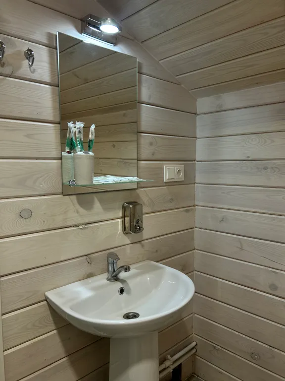 Уютный номер на крыше с террасой