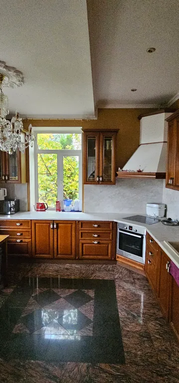 Большой дом в тихом КП