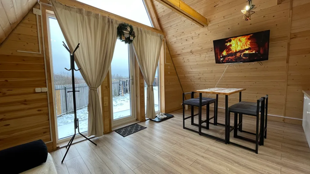 Дом на берегу реки №1