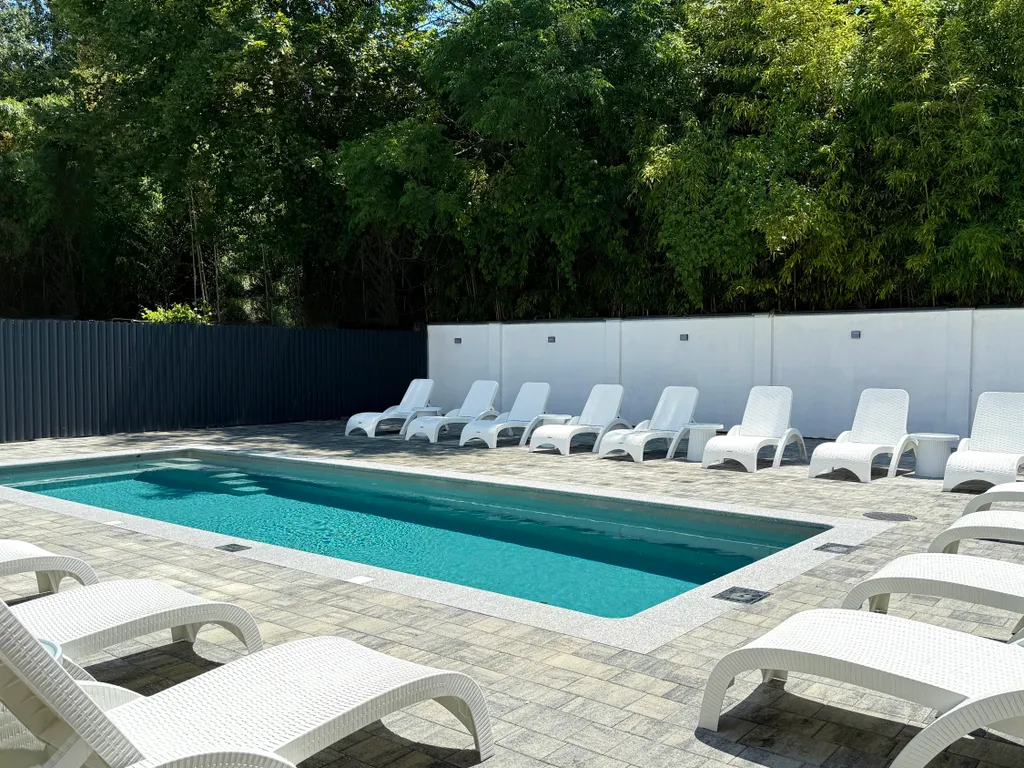 Квартира Квартира Студия с бассейном рядом с парком Южные Культуры — Сириус