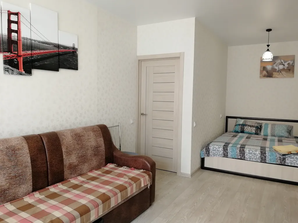 Около Дворца пионеров