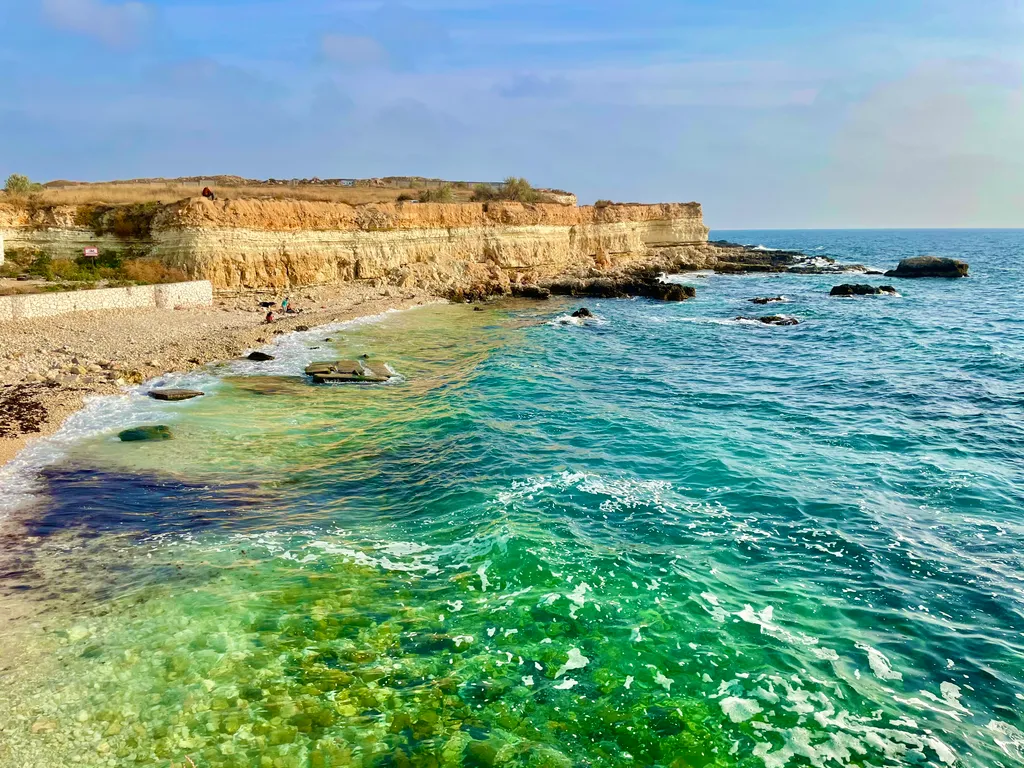 Квартира Квартира у моря, окна и балкон с видом на море и яхт-клуб — Севастополь