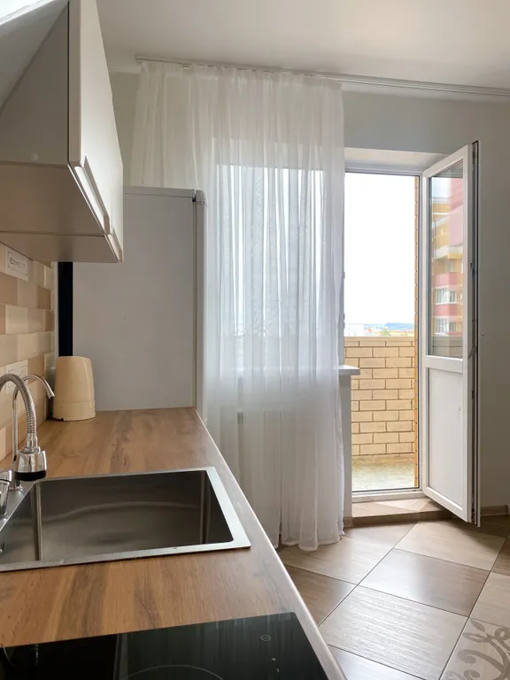 Большая семейная квартира до 5 гостей рядом с Волгой