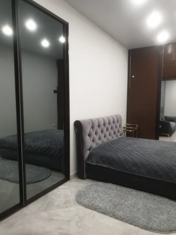 Дизайнерская современная двушка в новом доме сердца центра город