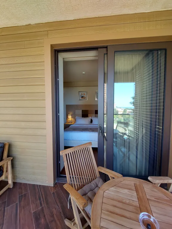 Элитные апартаменты с бассейном в Dreamland Oasis