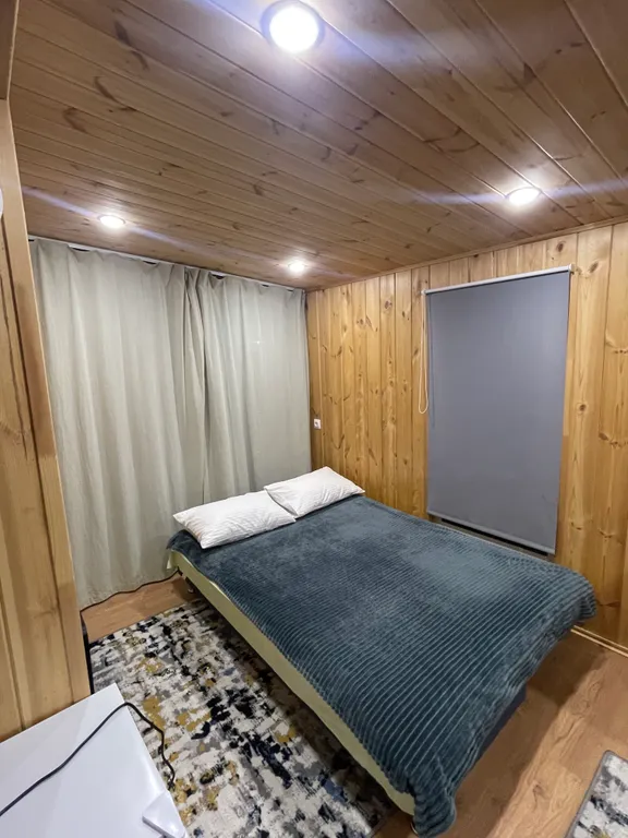 Частный дом у горы