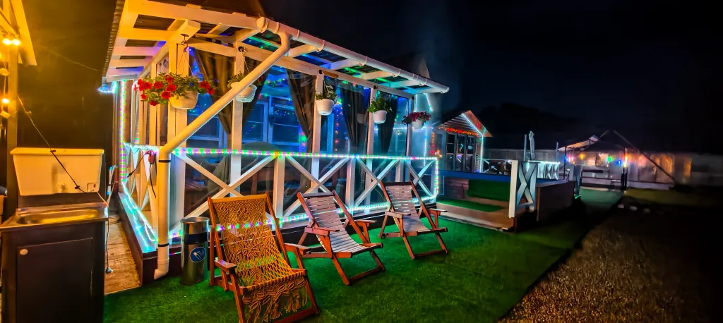 Домик с бассейном ААГ