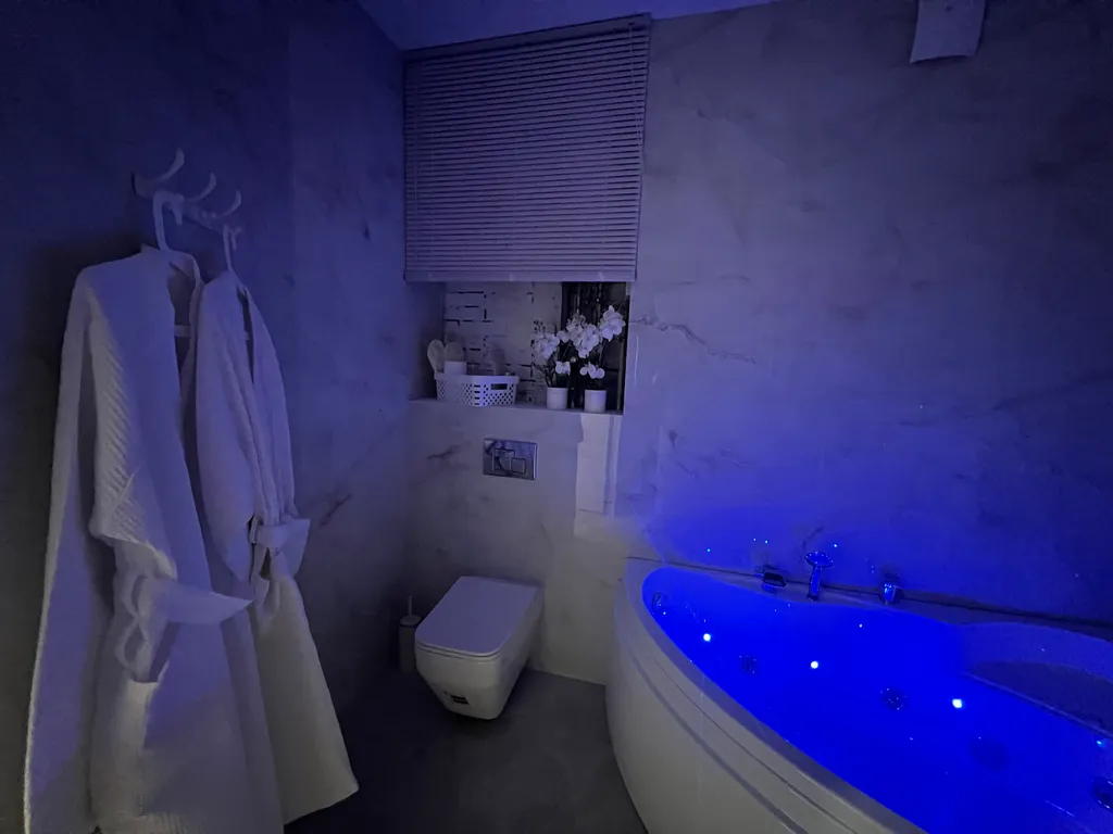 Апартамент с видом на озеро Кубань с джакузи с качелей