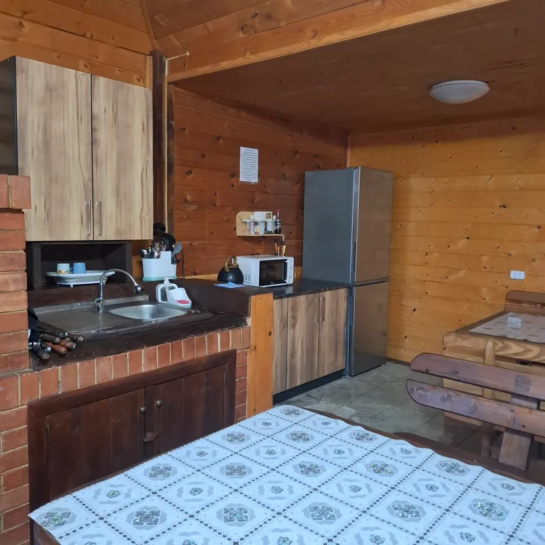 Номер у реки Дах с видом на горы