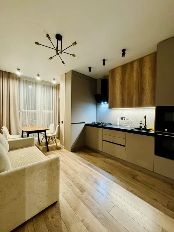 Роскошная двухкомнатная квартира у фонтана