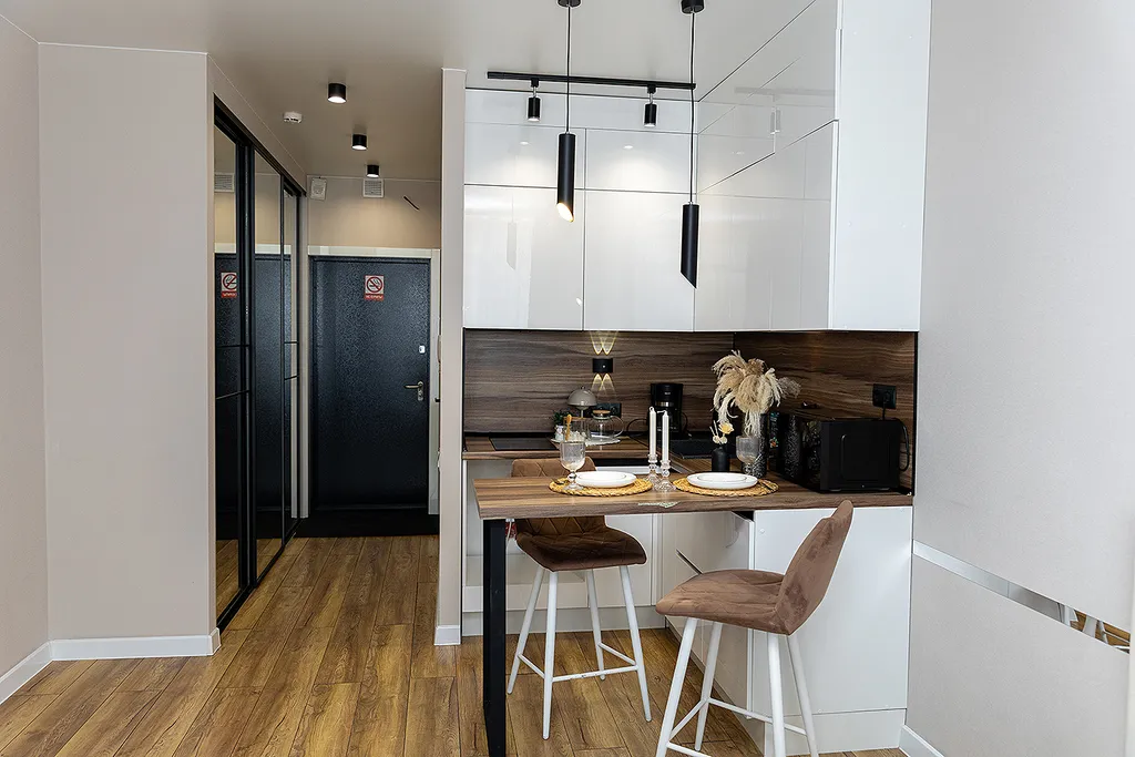 Студия в новом доме рядом с кадетским корпусом