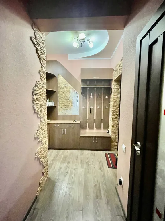 Рядом с бизнес отелем Азия в центре города