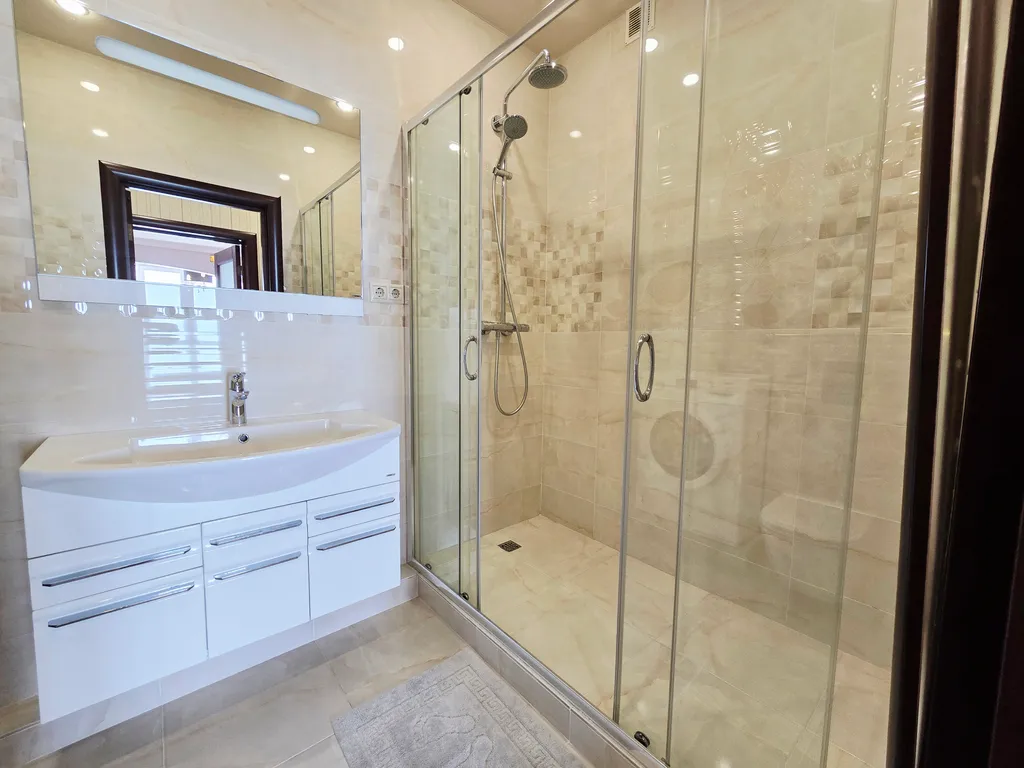 Квартира Просторная квартира с панорамным шикарным видом на море — Адлер