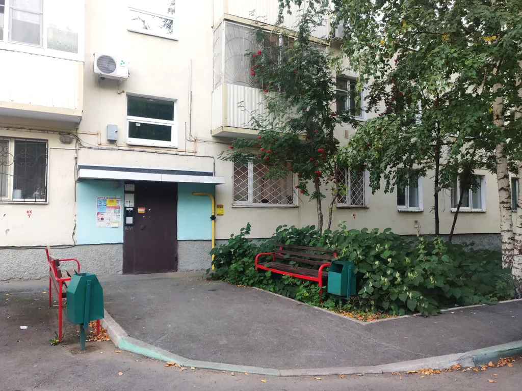 Современная квартира в самом центре рядом с парком и кафе, арт-квадрат