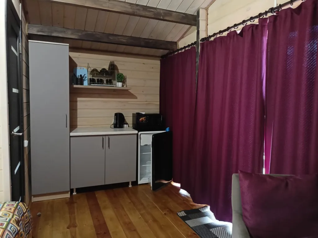 Трехместный улучшенный гостевой дом с видом на горы 3