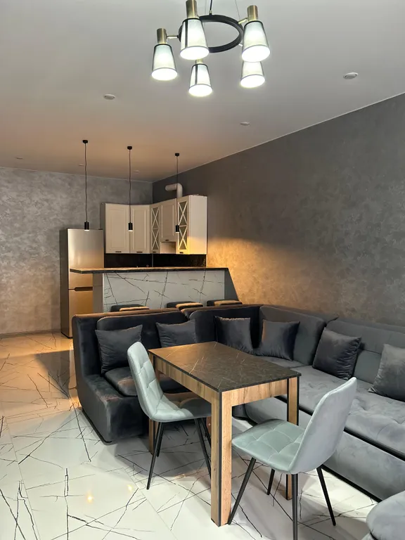 Дом с бассейном