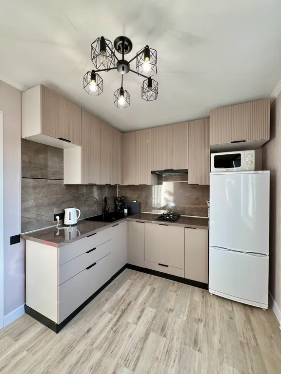 Светлая, теплая, просторная, уютная квартира в самом центре поселка