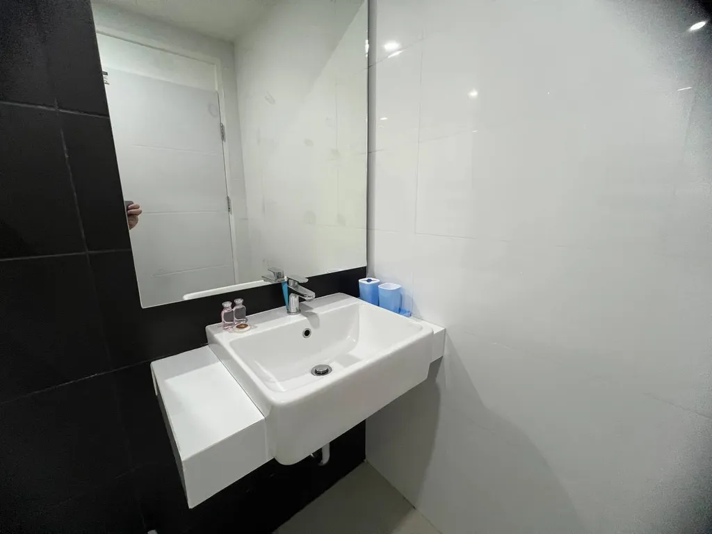 Студия после ремонта с потрясающим видом в центре Каты