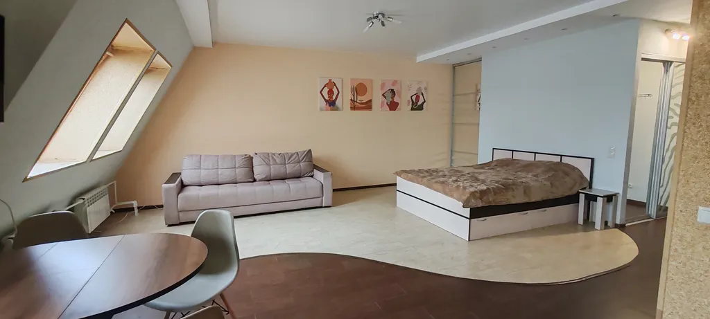 Квартира Большая студия в центре города, есть выход на крышу, парковка — аренда посуточно в Тверь