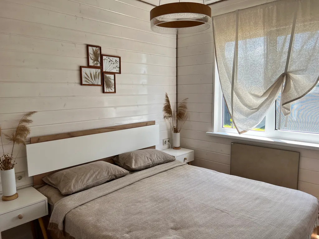 Новый дом с собственной территорией и видом на горы