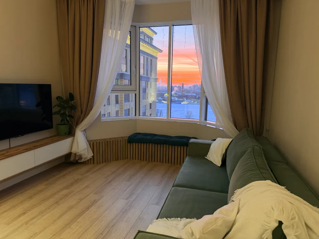 Квартира с видом на Неву