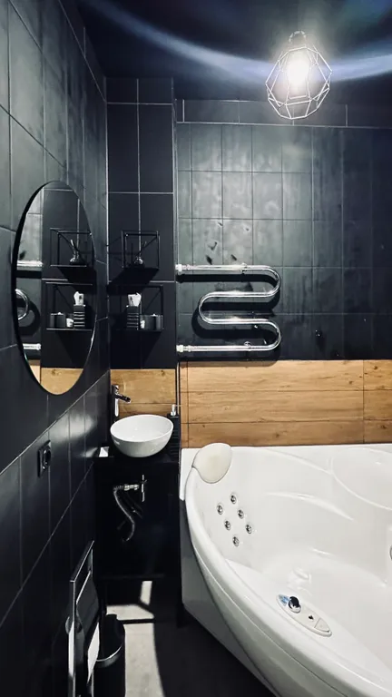 Дизайнерская квартира с джакузи в топовом районе города