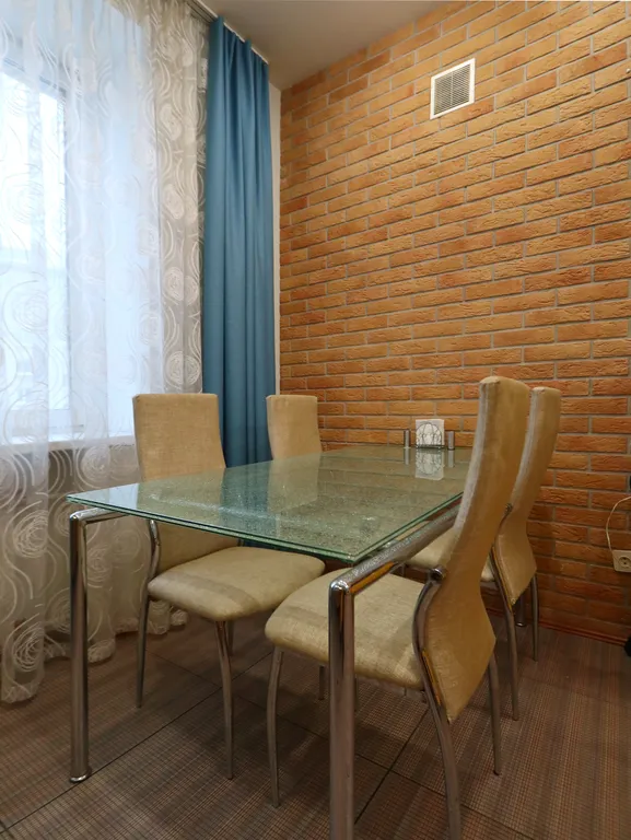 Уютная двухкомнатная квартира в центре с видом на Театральную Площадь