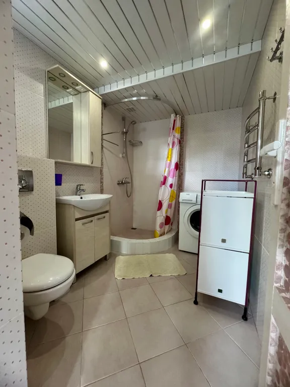 Дом с бассейном на море