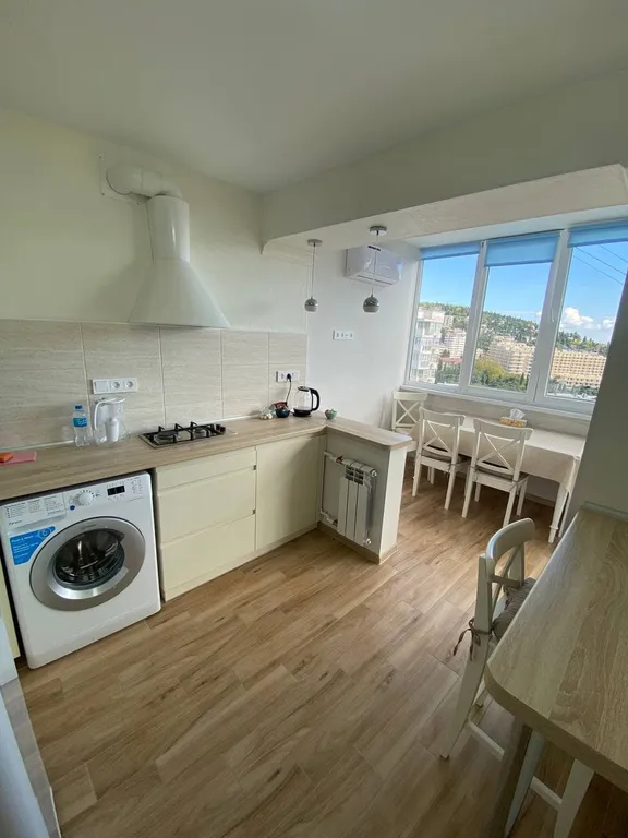 Апартаменты в центре с видом на море