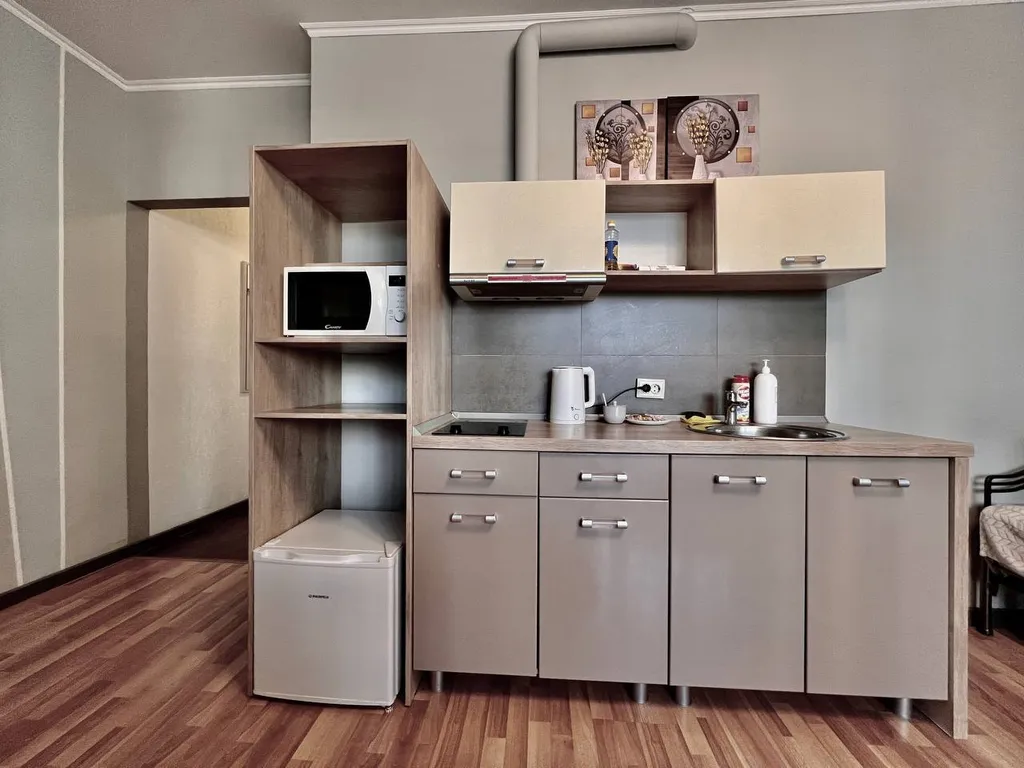 Квартира Студия центр уютная светлая, ТЦ Вояж, парковка, кафе, аквапарк, источник — Тюмень