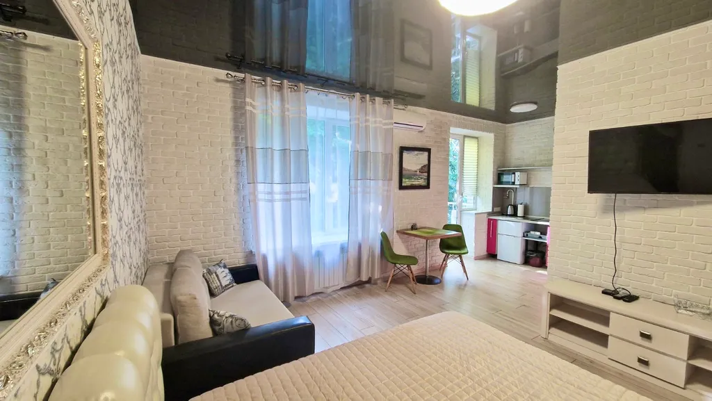 Студия вблизи парка