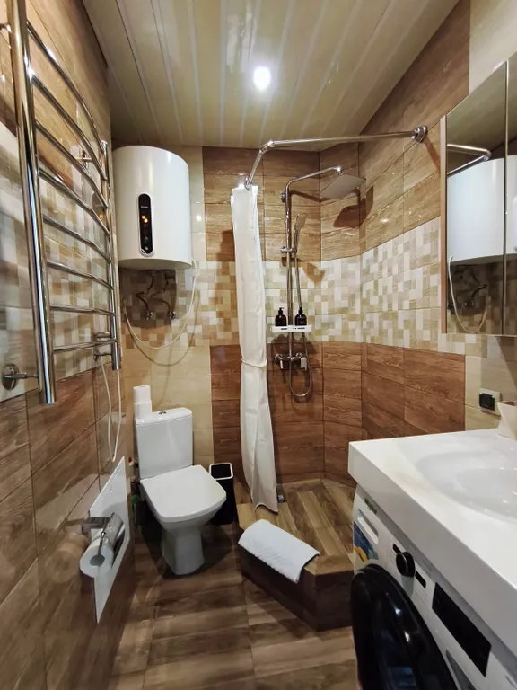 Стильная студия с балконом и  панорамным видом на горы