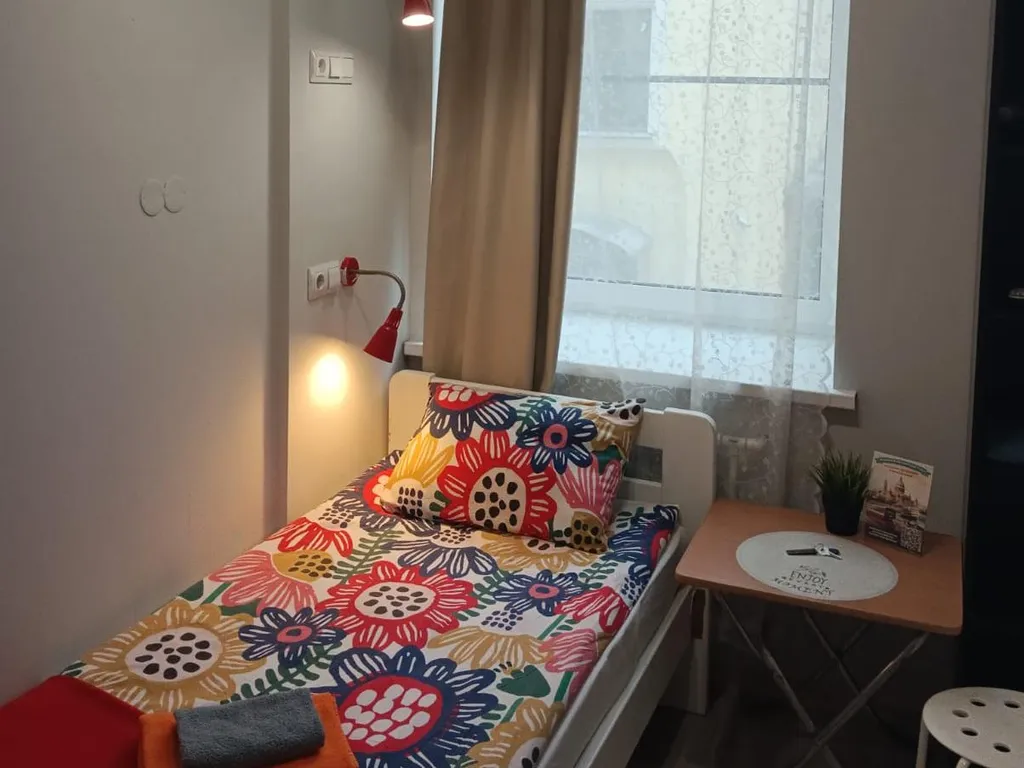 Квартира Квартира Уютный номер в миниотеле рядом с Аничковым мостом, окно во двор — Санкт-Петербург