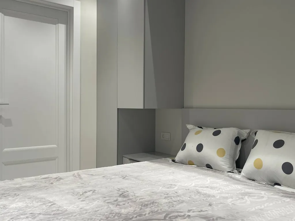 Малая в центре