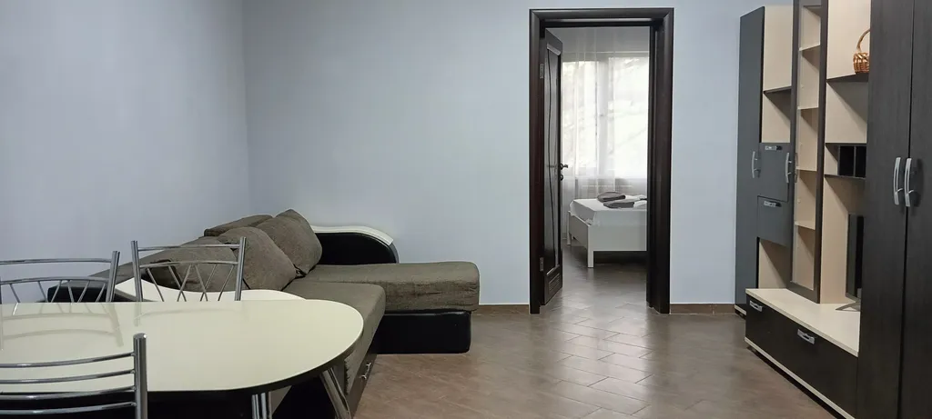 Трехкомнатная с изолированными спальнями и балконом