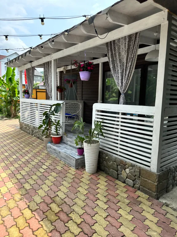 Загородный дом с бассейном и сауной