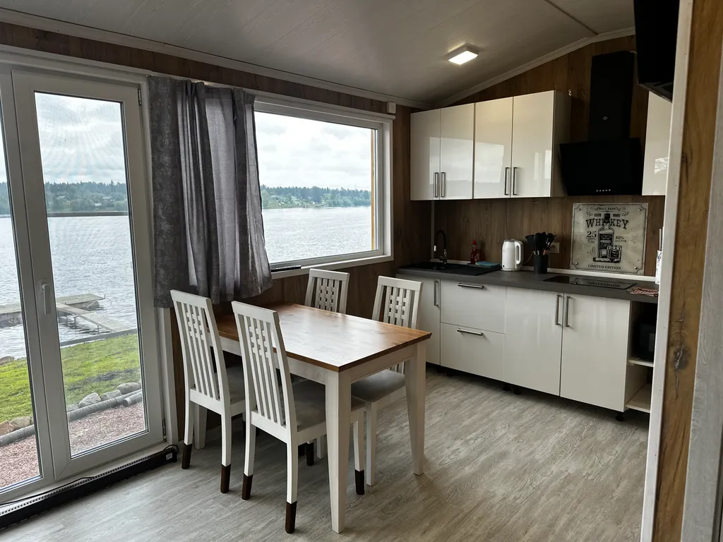 Дом на берегу реки Свирь